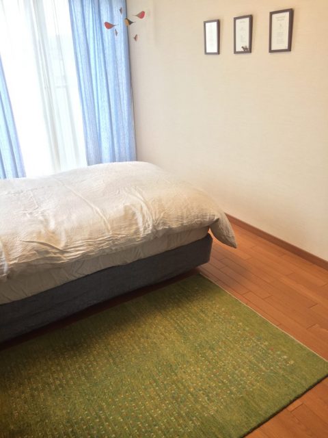 寝室に絨毯・ラグ・カーペットを敷く3つのメリット | ウール絨毯の【ハグみじゅうたん】自然素材 羊毛のラグ・カーペット