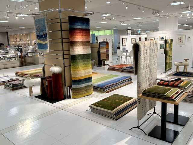 伊勢丹浦和店ハグみじゅうたん展の様子2025年10月