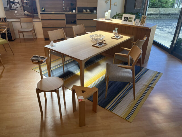 石崎家具店内
