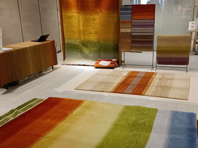 小田急湘南ゲートハグみじゅうたん展の様子2025年10月